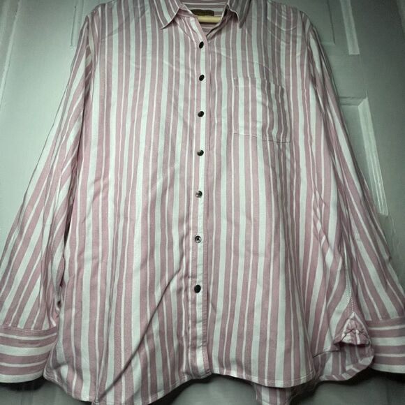 JACHS Girlfriend Long Sleeve Button Up Blouse - Picture 7 of 11